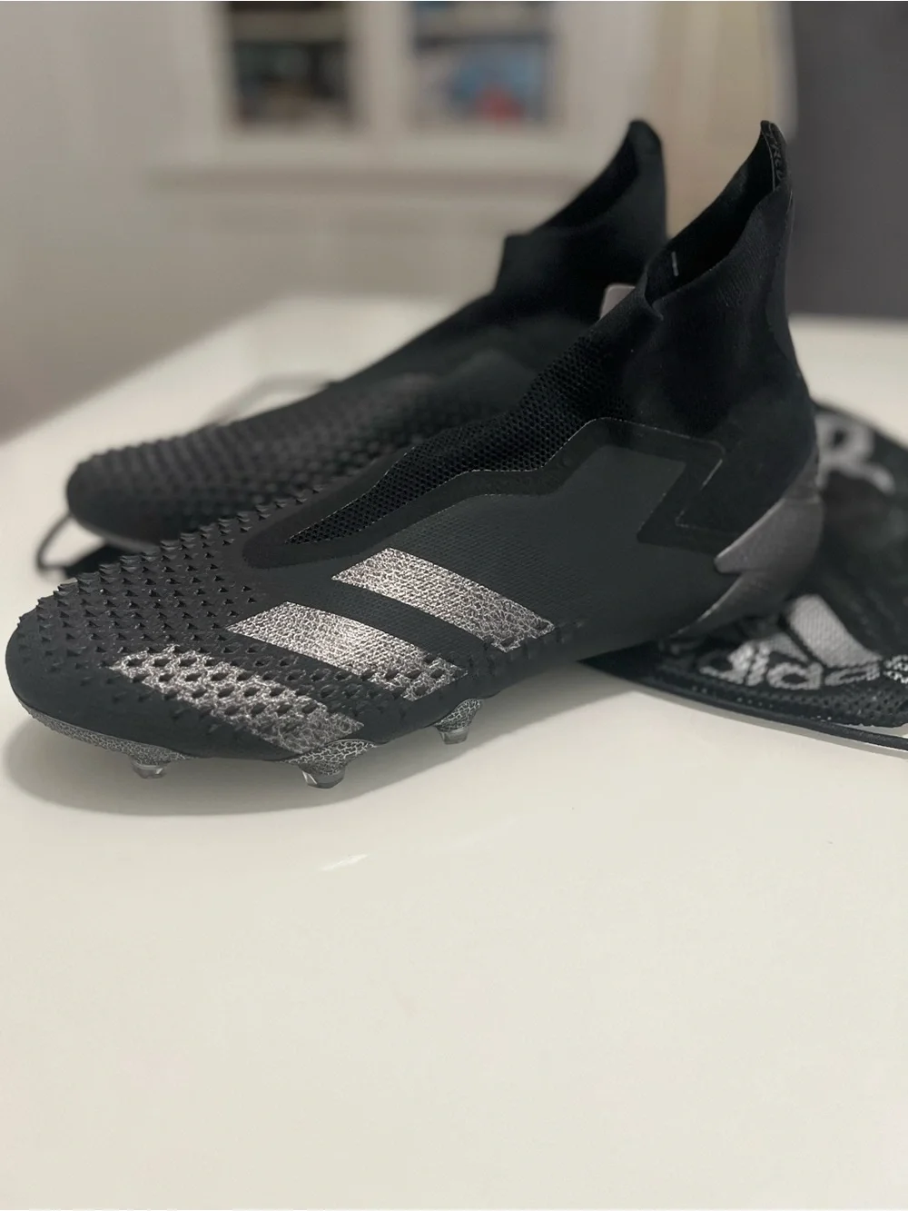 adidas Predator Men’s Black with Silver Accents Soccer Cleats Sz 13